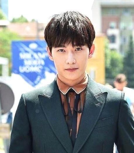 内地小鲜肉男演员,青春活力，未来可期